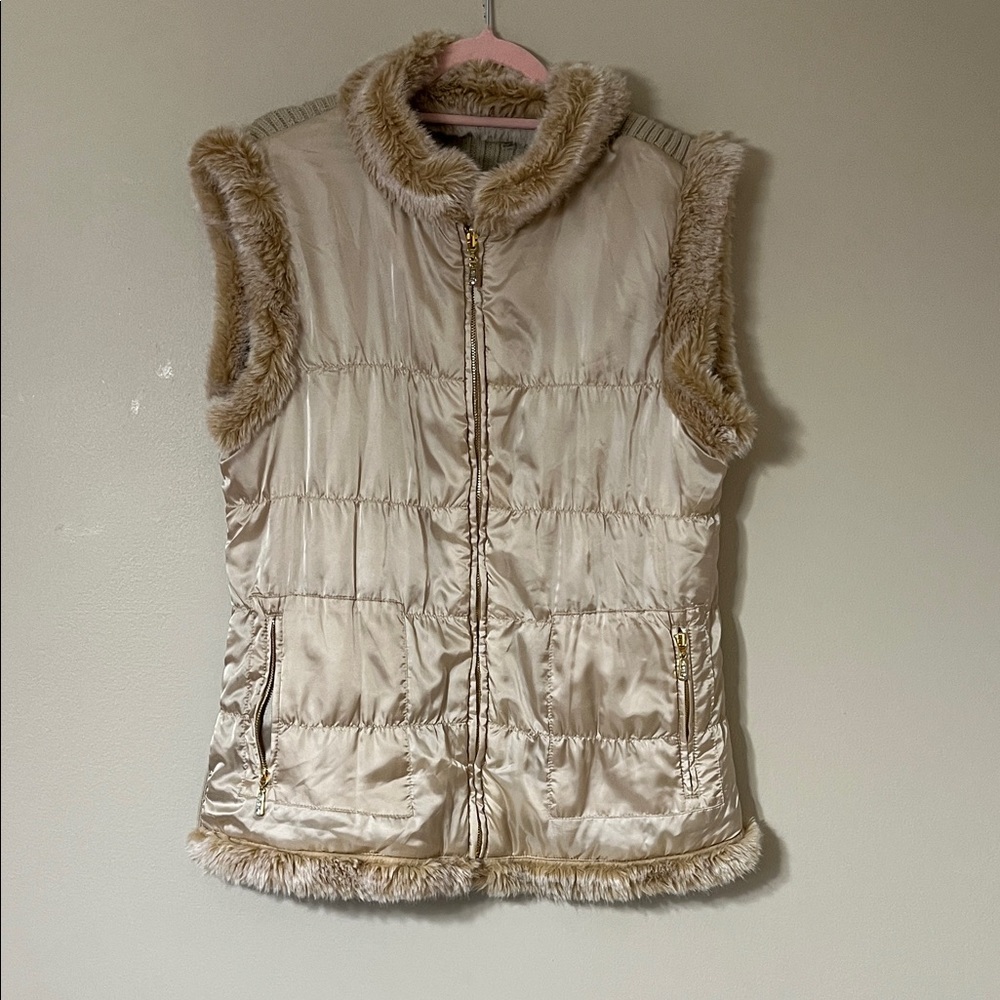 Womens Beige Puffer Vest Faux Fur Trim Knit Back Quilted Gold Zip Size XL - Picture 3 of 8